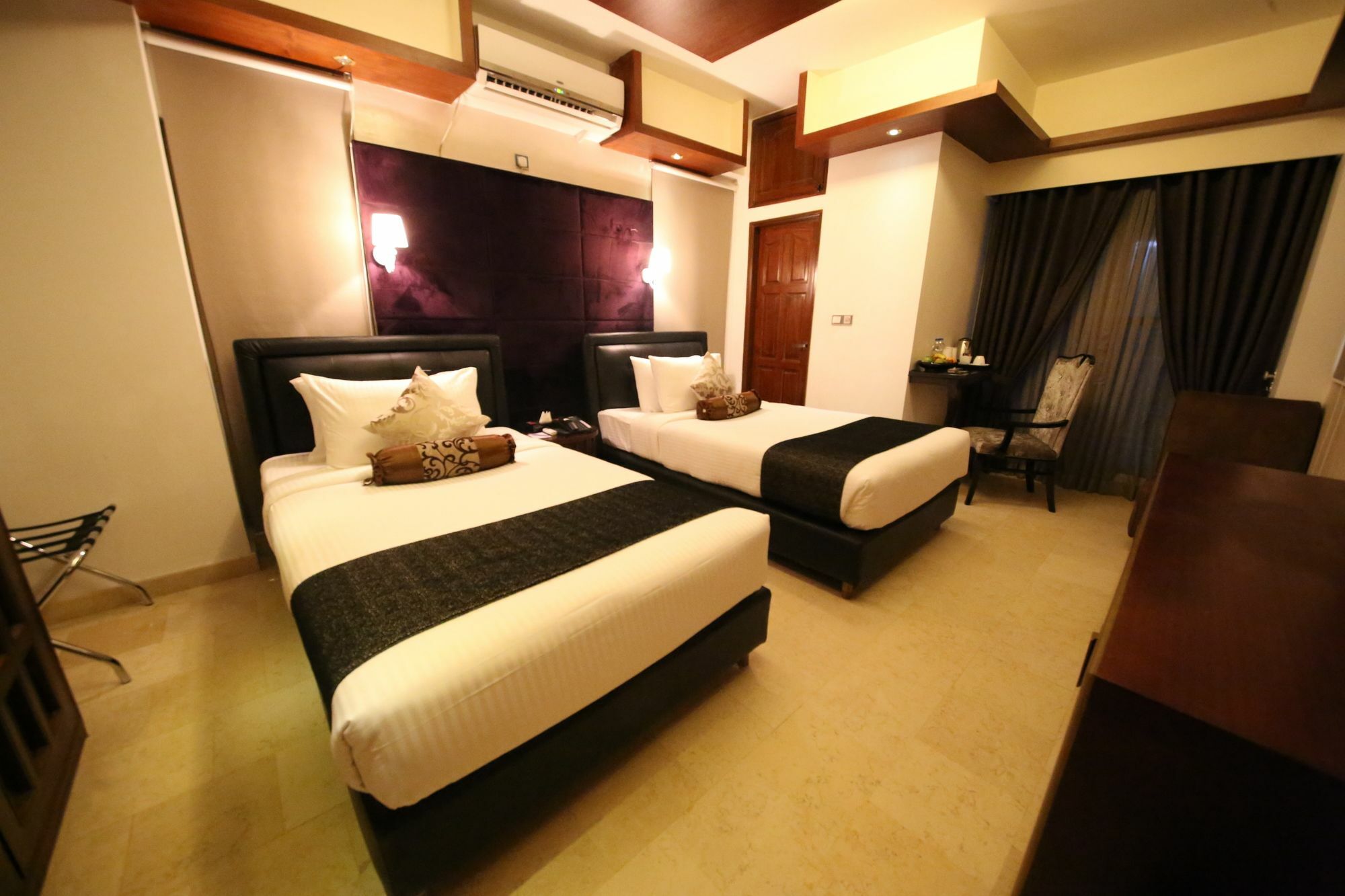 Monsoon Inn Dhaka Buitenkant foto